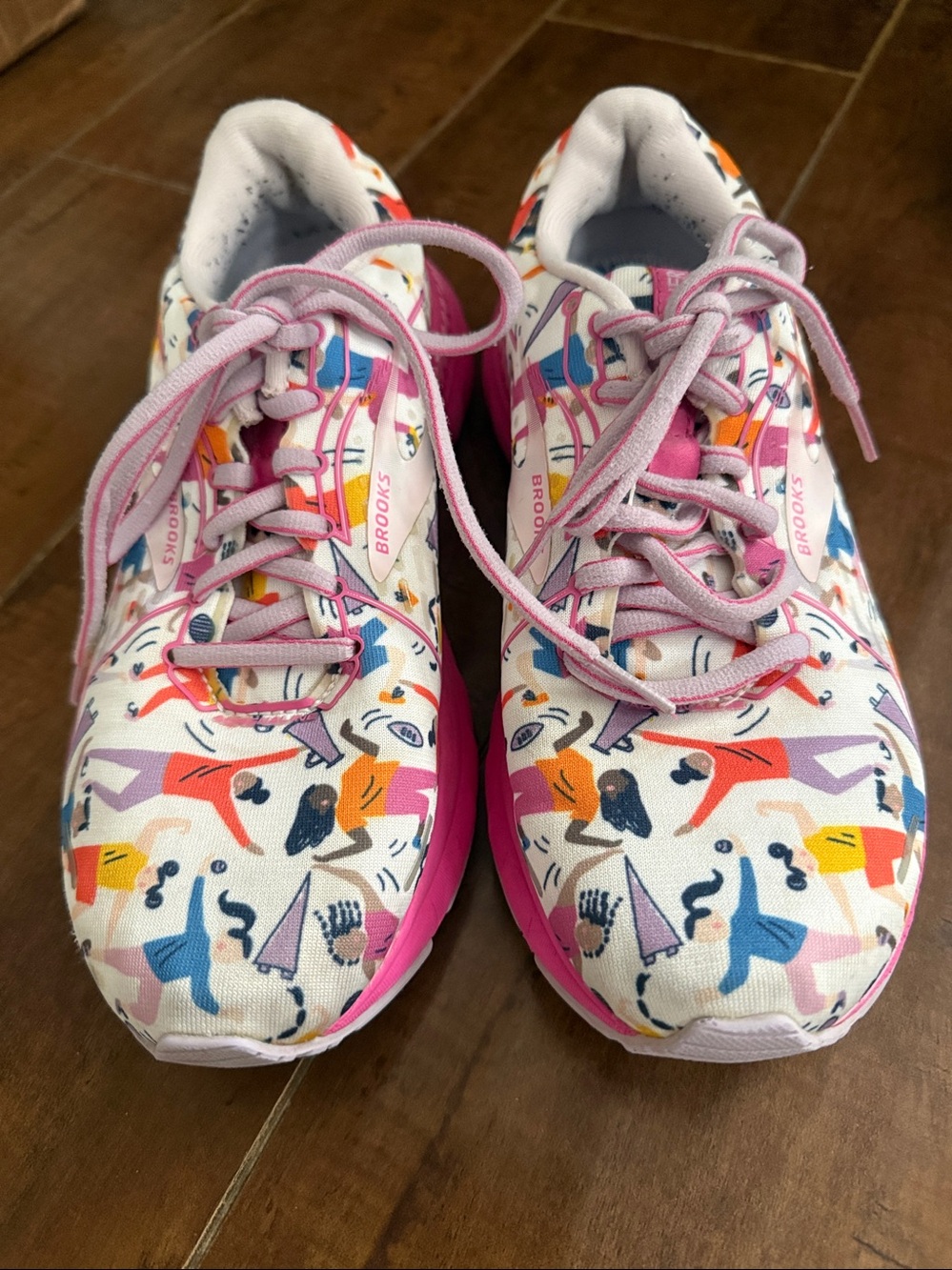 Rare Brooks One Together Edition GTS20 Pink Running Low Top Women's Size 7 (B)